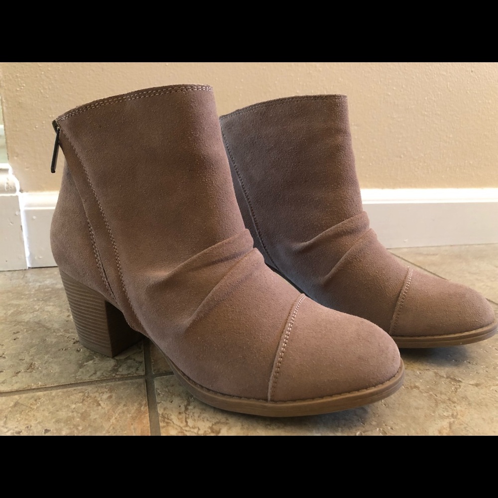 Skechers Booties Size 7